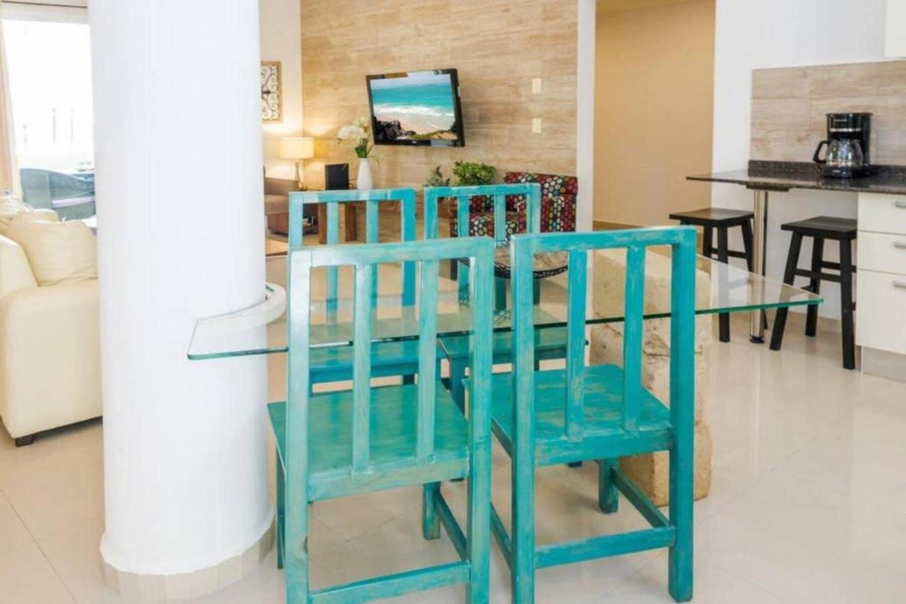 Modern Condo, Just Steps To Mamitas & 5th Apartamento *